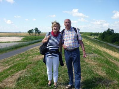 Spaziergang auf dem Deich - Christa und Dieter