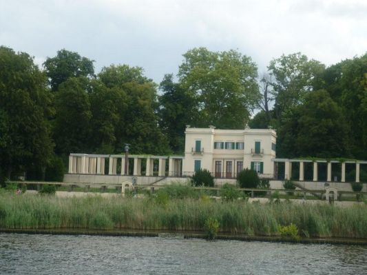 Ein Schloss nach dem anderen - und ich weiß schon nicht mehr wie die alle heißen.